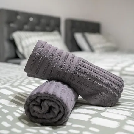 Cozy 2-bedroom Ground-floor Near Kirkstall Shopping Centre Apartamento Leeds (West Yorkshire)