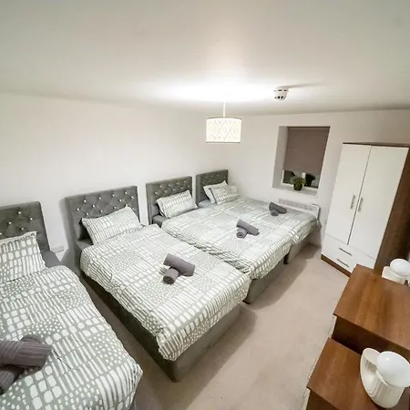 公寓 Cozy 2-bedroom Ground-floor Near Kirkstall Shopping Centre