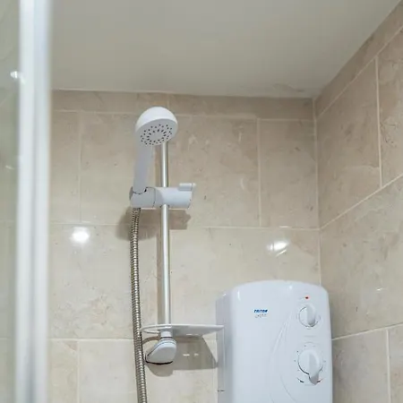 公寓 Cozy 2-bedroom Ground-floor Near Kirkstall Shopping Centre *