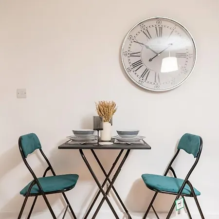 Lägenhet Cozy 2-bedroom Ground-floor Near Kirkstall Shopping Centre *